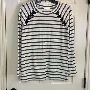 Cherish long sleeve top. Tag has been cut out, it is a small. See pictures!